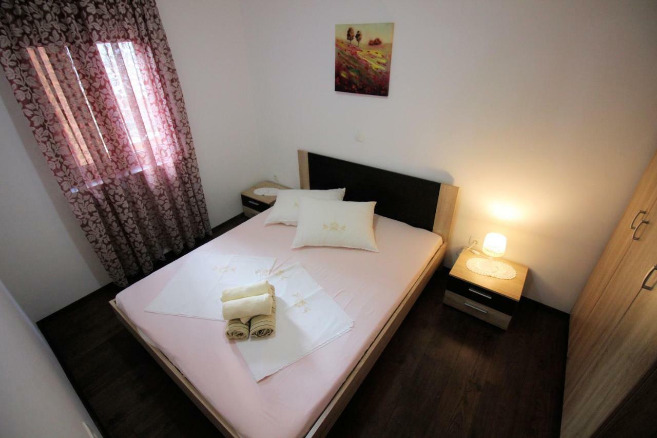 Apartmani Irena 노비비노돌스키 외부 사진